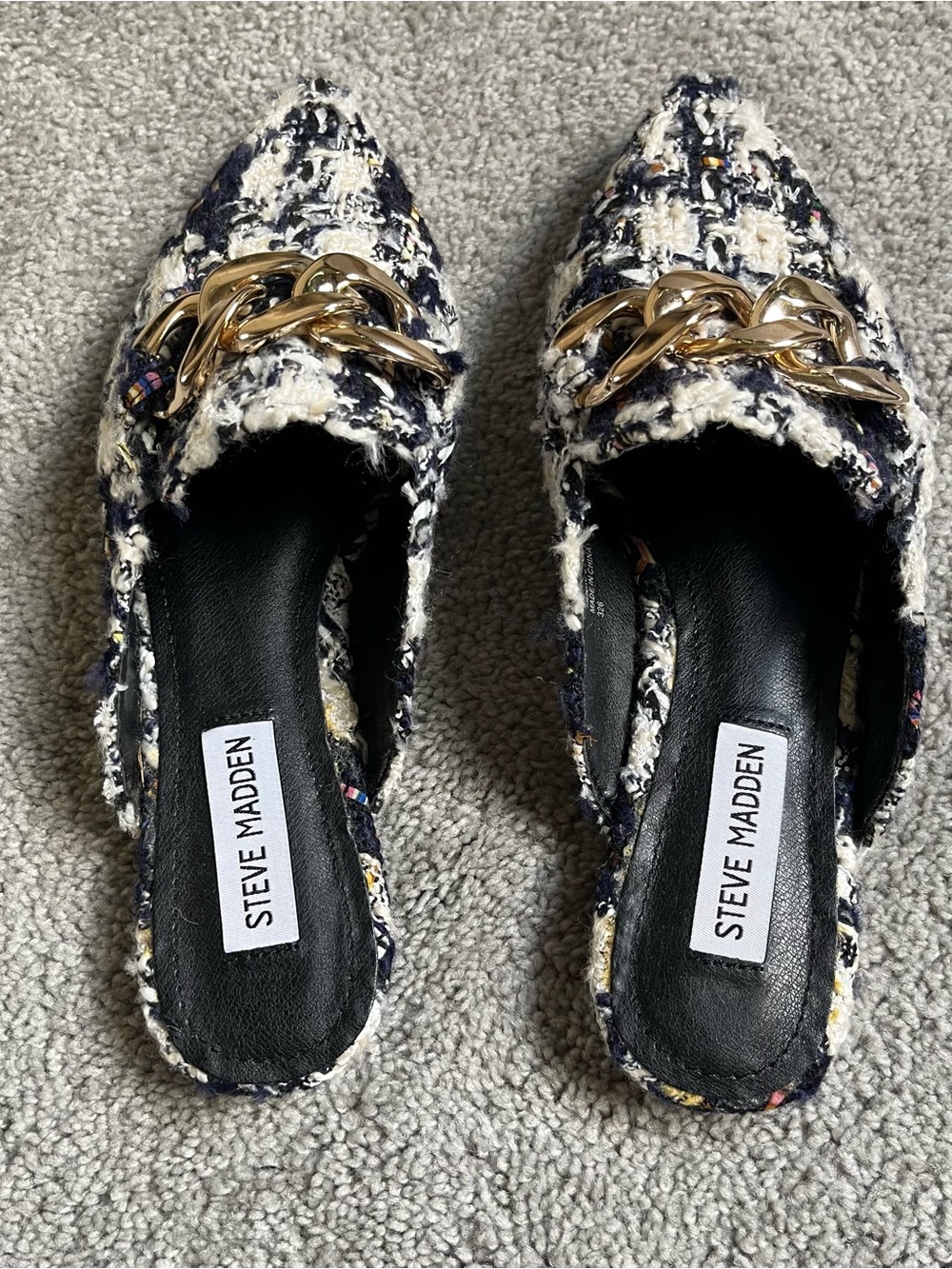 NWOB Steve Madden Finn Chain Pointed Toe Mules in Navy Multi 7